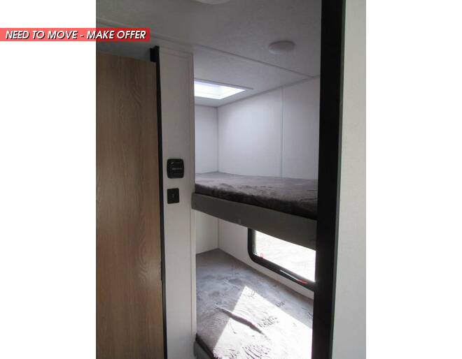 2022 Prime Time Avenger LT 17BHS Travel Trailer at Trailers and Hitches STOCK# 12826 Photo 7