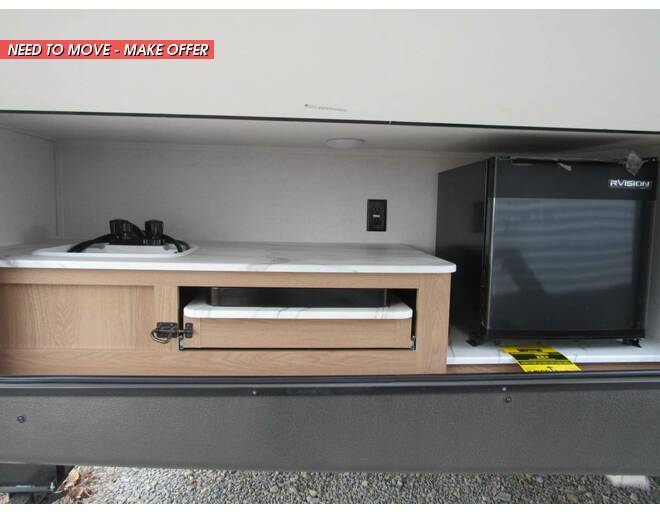 2022 Prime Time Avenger 27DBS Travel Trailer at Trailers and Hitches STOCK# 34021 Photo 2
