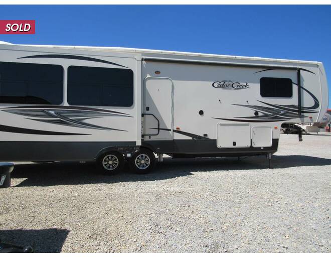 2019 Cedar Creek Hathaway 34IK Fifth Wheel at Trailers and Hitches STOCK# 22510 Photo 2