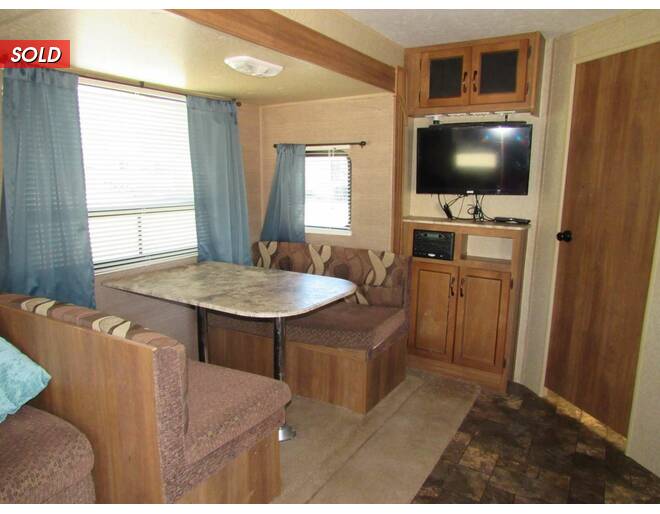 2015 Coachmen Catalina 263RLS Travel Trailer at Trailers and Hitches STOCK# 19202 Photo 4