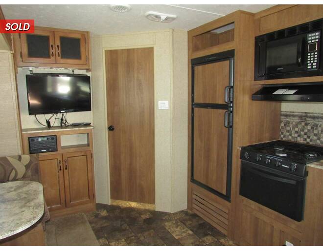 2015 Coachmen Catalina 263RLS Travel Trailer at Trailers and Hitches STOCK# 19202 Photo 5