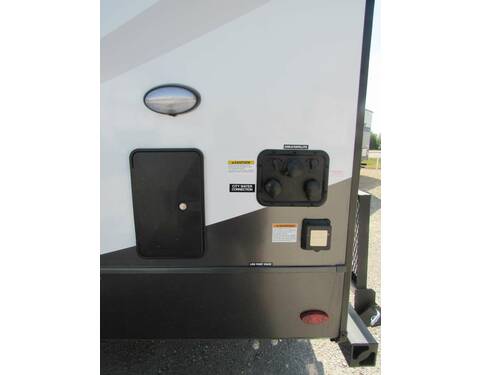 2023 Rockwood Signature Ultra Lite 8263MBR Travel Trailer at Trailers and Hitches STOCK# 03346 Photo 5
