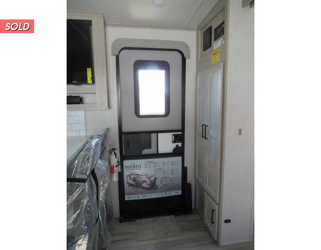 2023 Rockwood Signature 8263MBR Travel Trailer at Trailers and Hitches STOCK# 03346 Photo 9