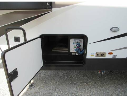 2023 Rockwood Signature 2891BH Fifth Wheel at Trailers and Hitches STOCK# 03395 Photo 5