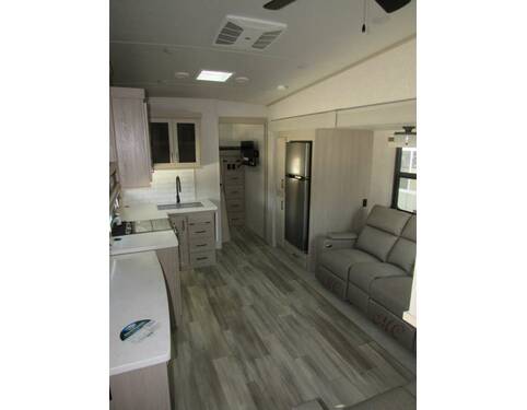 2023 Rockwood Signature 2891BH Fifth Wheel at Trailers and Hitches STOCK# 03395 Photo 9