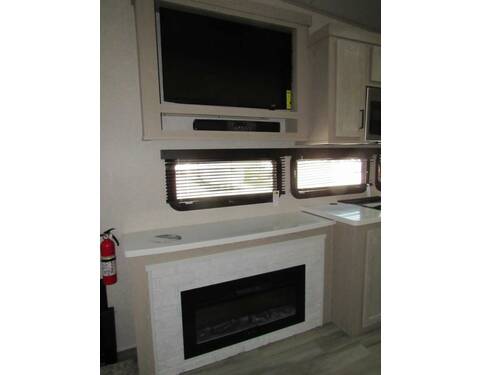 2023 Rockwood Signature 2891BH Fifth Wheel at Trailers and Hitches STOCK# 03395 Photo 10