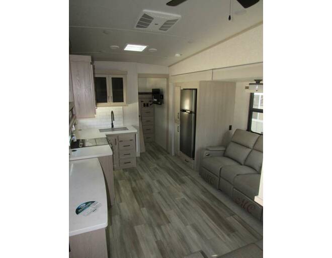 2023 Rockwood Signature 2891BH Fifth Wheel at Trailers and Hitches STOCK# 03395 Photo 9