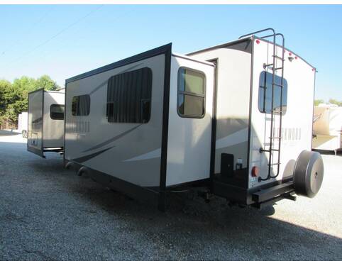 2023 Rockwood Ultra Lite 2720IK Travel Trailer at Trailers and Hitches STOCK# 86318 Photo 2