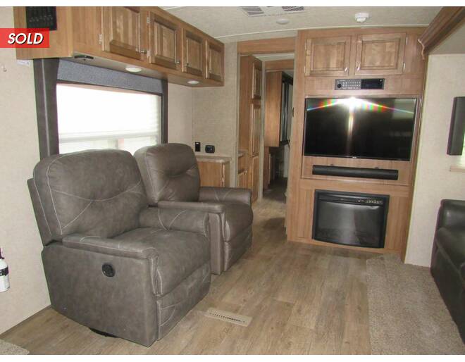 2018 Rockwood Windjammer 3008V Travel Trailer at Trailers and Hitches STOCK# 81989 Photo 8
