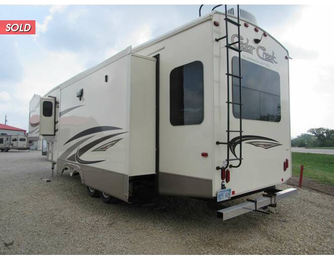 2017 Cedar Creek Silverback 33IK Fifth Wheel at Trailers and Hitches STOCK# 16758 Photo 2