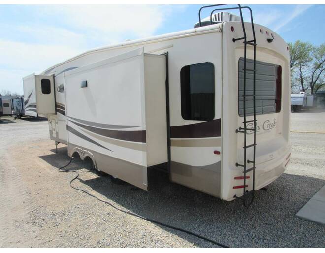 2018 Cedar Creek Hathaway 34RL2 Fifth Wheel at Trailers and Hitches STOCK# 19068 Photo 2