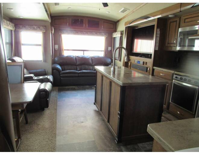 2018 Cedar Creek Hathaway 34RL2 Fifth Wheel at Trailers and Hitches STOCK# 19068 Photo 4