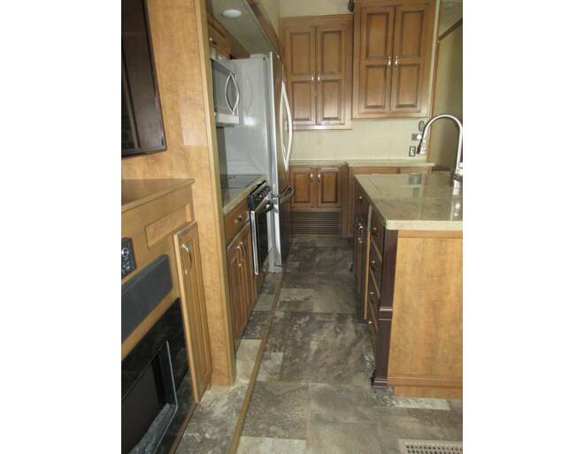 2018 Cedar Creek Hathaway 34RL2 Fifth Wheel at Trailers and Hitches STOCK# 19068 Photo 10