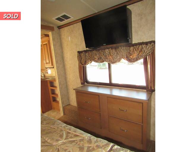 2015 Cedar Creek Hathaway 38FB2 Fifth Wheel at Trailers and Hitches STOCK# 13361 Photo 16